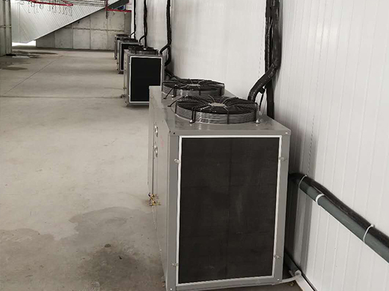 2015年9月上海国际家具博览会上，热之源第一代水性漆恒温恒湿烘干设备面世